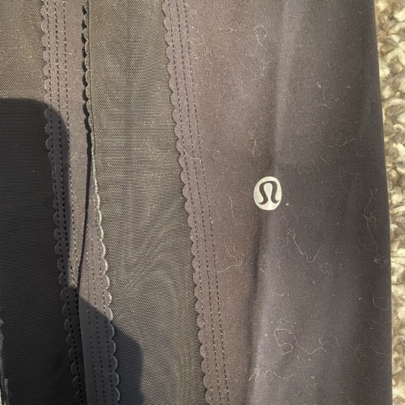 Lululemon leggings 28”, size 4 - Picture 3 of 4